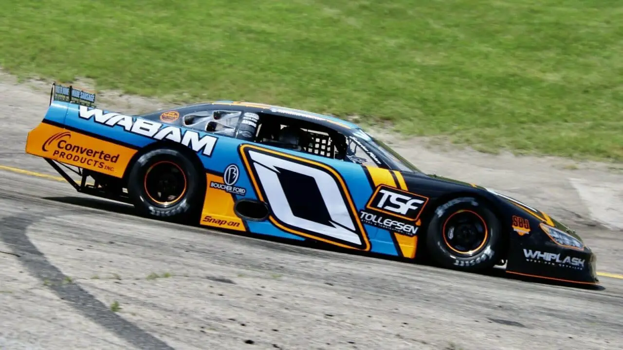hero image for Locals, Outsiders Hungry for SRX Seat at Slinger Nationals